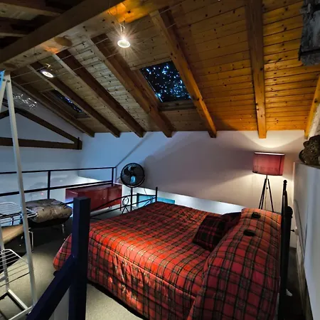 Loft House בית הארחה